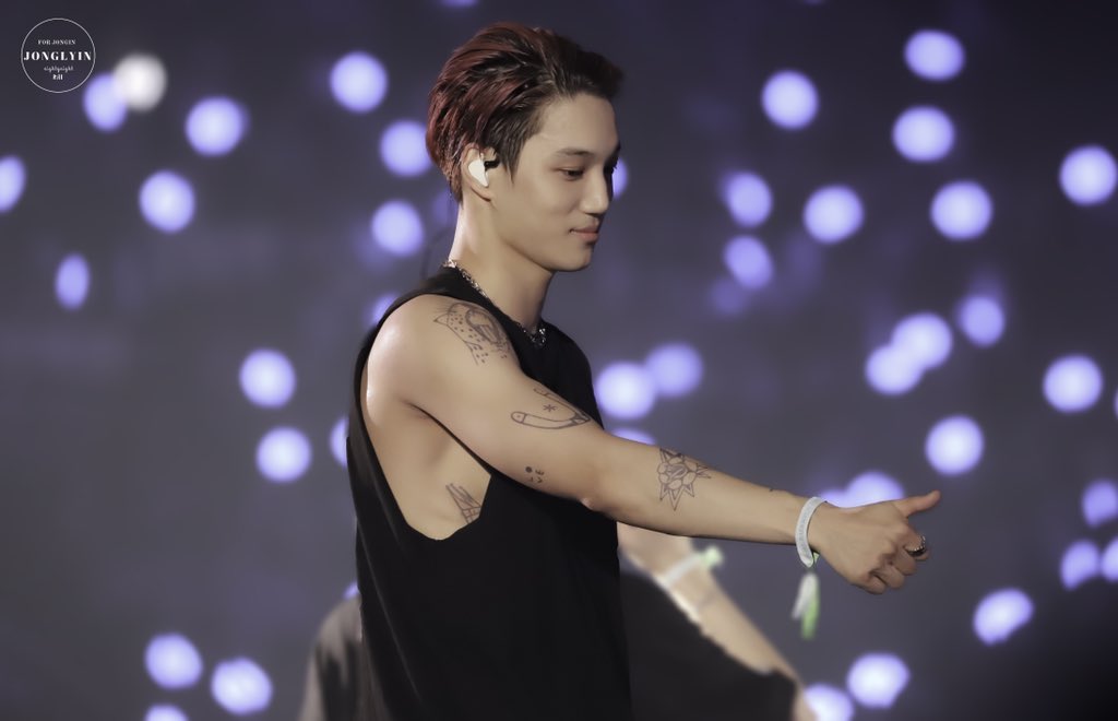 jonglyin's tweet photo. you &amp; you &amp; you, did well💪🏻 
Happy New Year ✨🎉 
goodbye 2019, 
2020 will be better🥰💛🐻

#KAI #EXO  #종인 #카이 #엑소 #金鍾仁 @weareoneEXO #SuperM https://t.co/Cq7aWEjtjs