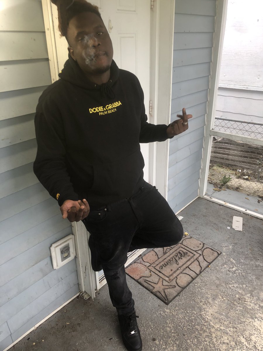 kellyoungguap's tweet photo. ⚡️⚡️ @topheadculture Good Lookin On The Jacket Fool 💯 #DODEE&amp;GRABBA https://t.co/8a2TFtuVYG