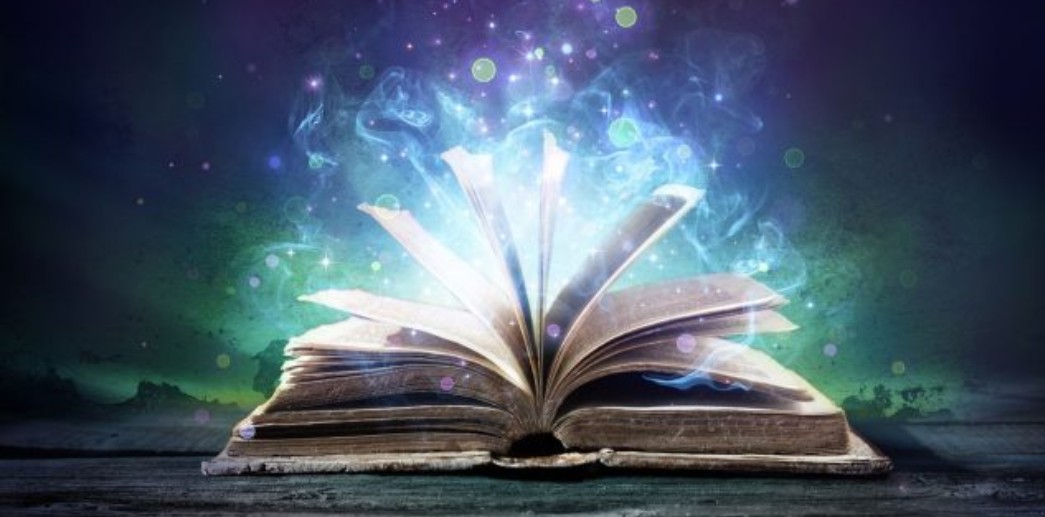 ✨Que este año 2020 este plagado de grandes lecturas, vivencias, sueños, emociones y de mucha felicidad
¡Santos Ochoa os desea un muy feliz año nuevo!