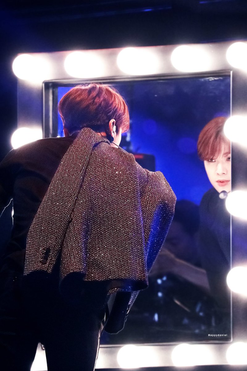 다사다난했던 2019년 안녕👋
새로 만난 2020년 잘 부탁해❤
다니엘도 다니티도 건강하고 행복하자🕺

#강다니엘_사랑해 #강다니엘_행복해 #happynewyear2020