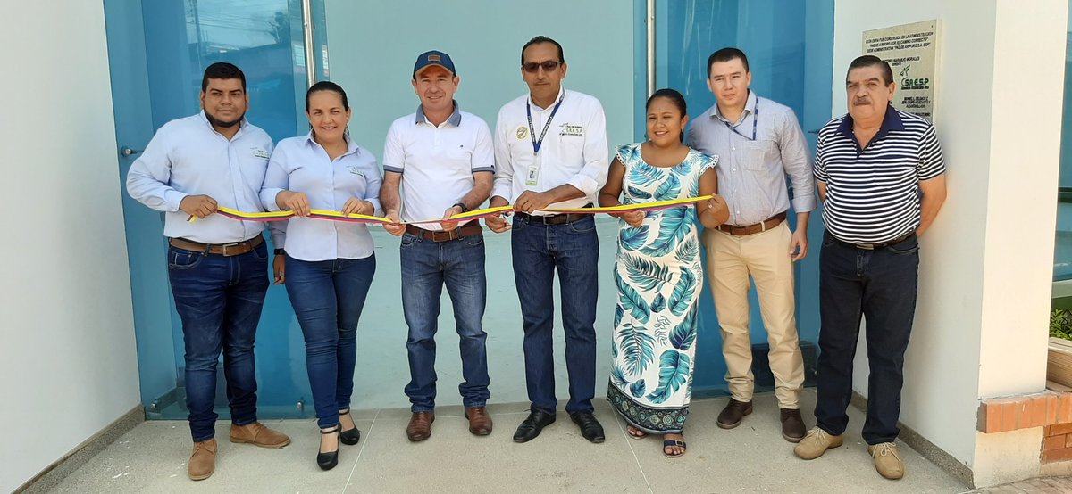 AlcaldiaPZA's tweet photo. Hoy en su última día de adm.  el Alcalde @FAVIOVEGAPAZ acompañado de sus más cercanos colaboradores inauró la nueva sede de la @PZASAESP  una exelente obra que será emblemática para #PZA y donde lo recordaran como el mandatario que más haya hecho obras en la historia de este mpio https://t.co/gmBrfnhRfQ