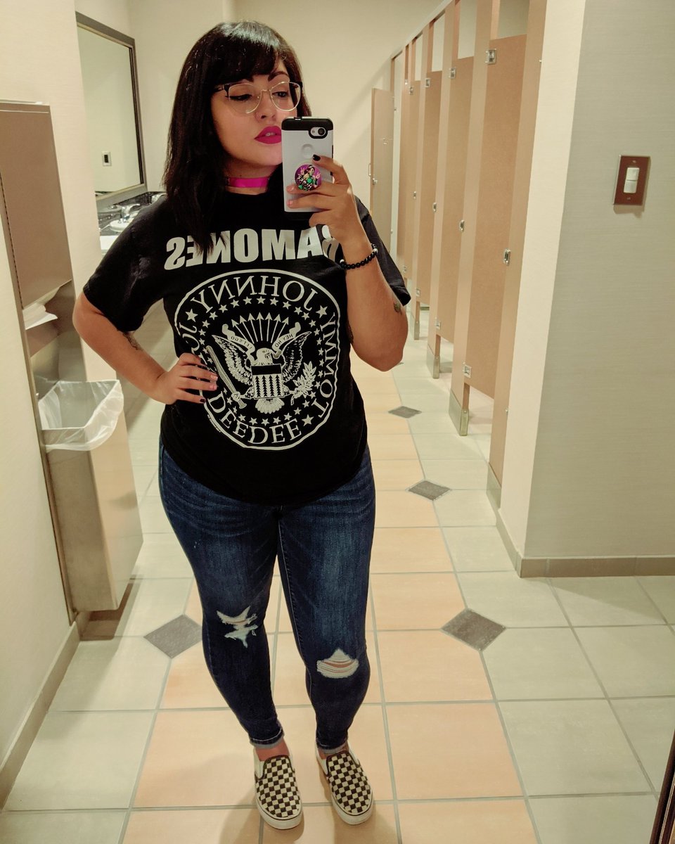 16bitkarl33ta's tweet photo. "2020, 24 hrs to go, I wanna be sedated." 🎶 Happy Ramones Day! 🖤 #ramones #202024hourstogo #iwannabesedated https://t.co/MoUTpvB9ji