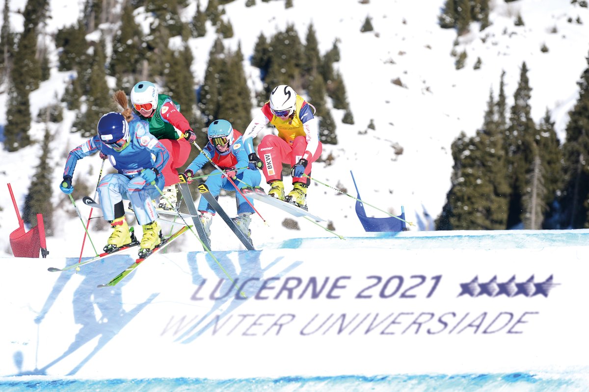Lucerne2021's tweet photo. ✨Happy New Year 2020✨
We wish you a joyful New Year's Eve and a good jump into the new year!🥂🥳
#Lucerne2021 #WelcomeHome #HappyNewYear #jumpinginto2020 #OneYearToGo https://t.co/X10wDcSf04