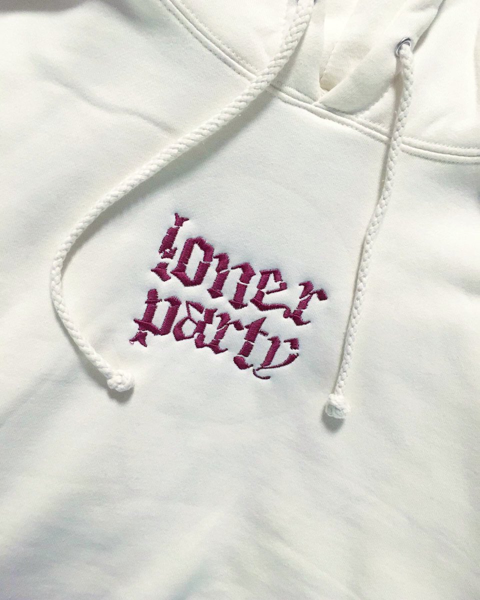 lonerpartyxo's tweet photo. I’m putting so much love into these hoodies. Y’all don’t understand the quality control behind these. I’ve worked in streetwear &amp; clothing for almost 8 yrs. some of the brands y’all fw are ass when it comes to this kinda shit. Also, fuck Drake. https://t.co/khWZvTMl3l