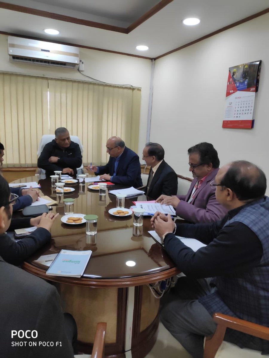 Gen_VKSingh's tweet photo. Chaired a meeting to discuss the extension of the metro line from noida and Loni upto Mandola. MD DMRC Mangoo Singh, VC GDA, Nagar Ayuket, CDO, CE GDA and PD GAZ were also present https://t.co/FleQ2m1GiO