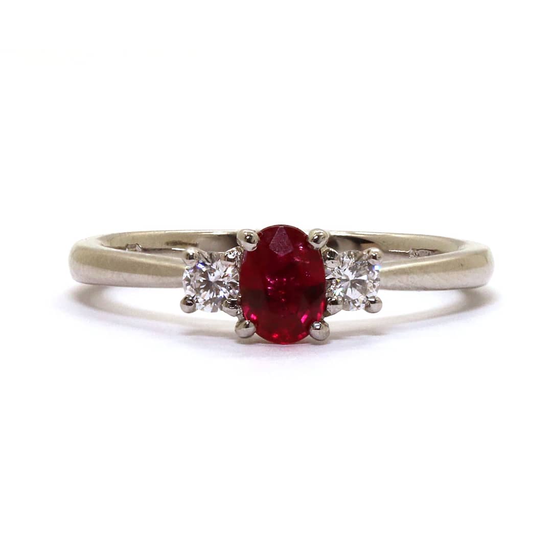 D_by_S's tweet photo. thought I'd share a picture of this beautiful ruby and diamond platinum engagement ring
A huge congratulations to Tom and Emma! #engagementring #congratulations #bespoke #bespokeengagementring #ruby #diamind #platinumrings #designsbystephanie #salisbury #dorsetteam #lovesalisbury https://t.co/WBpBtkDv9I