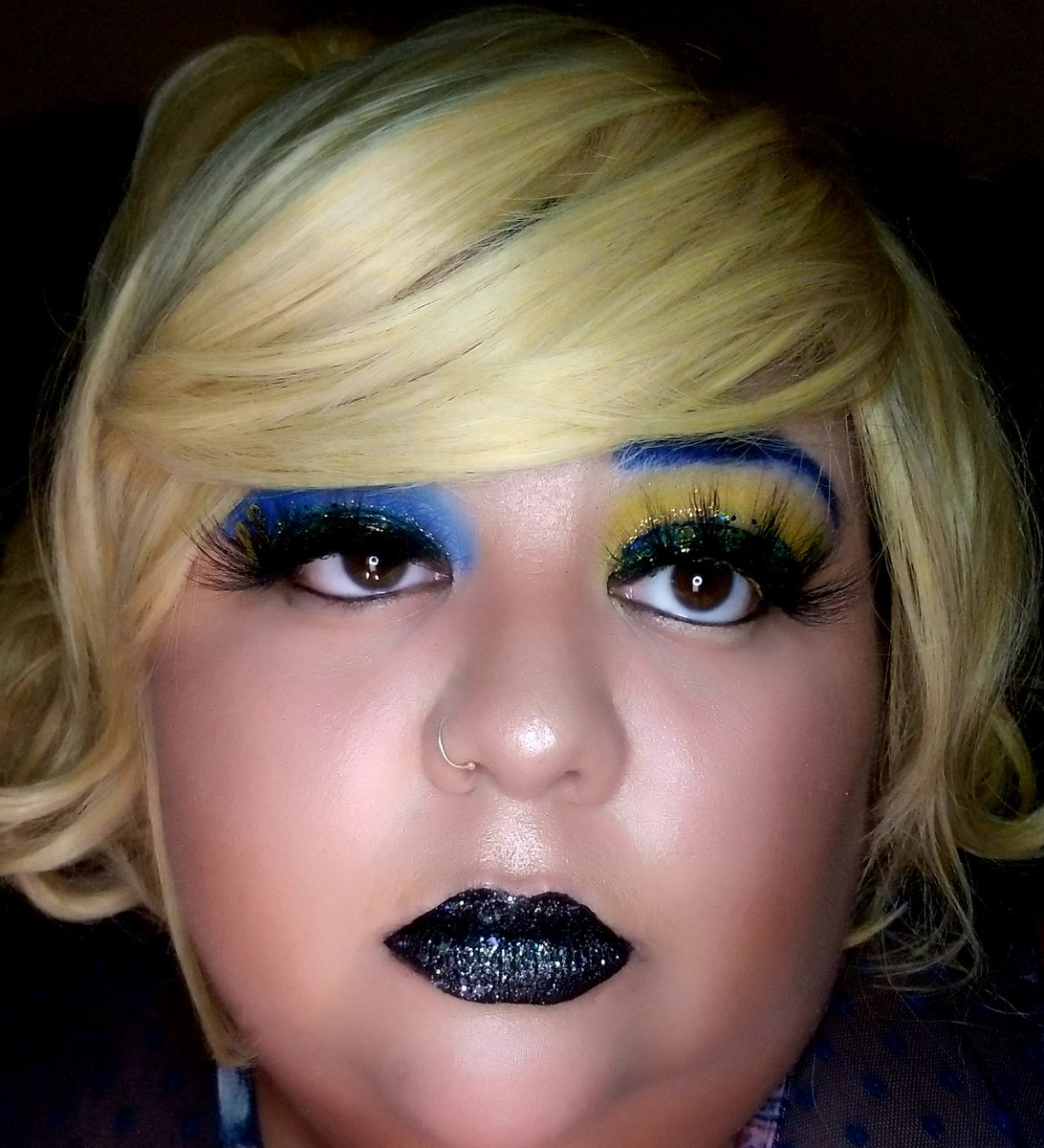 My down syndrome awareness look I did last month for a friend's princess❤❤

*yes I'm late posting havent been active here lately so I'm bout to spam lol*