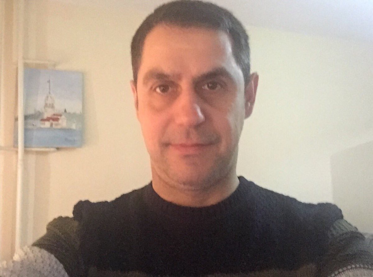 Bir yılı daha tükettik.
Yıllar o kadar çabuk geçiyor ki sevinsek mi üzülsek mi kararsızlık var ve tabi ki bir yıldan daha kurtulmuş olmanın sevincini yaşamayı tercih ediyoruz. Ne diyelim, gelen gideni aratmasın!
#Mutluyullar diliyorum.