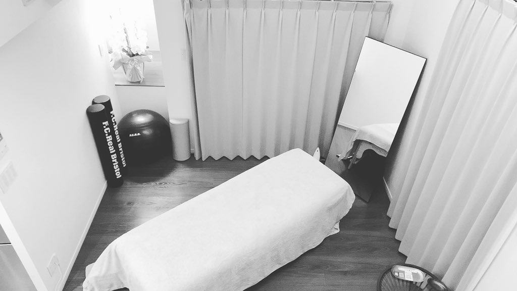 whatistokyo's tweet photo. #whatstokyo #jiyugaoka #salon #2019year #thankyou 

https://t.co/hxRtK9Iuiw https://t.co/TaEky95lnM