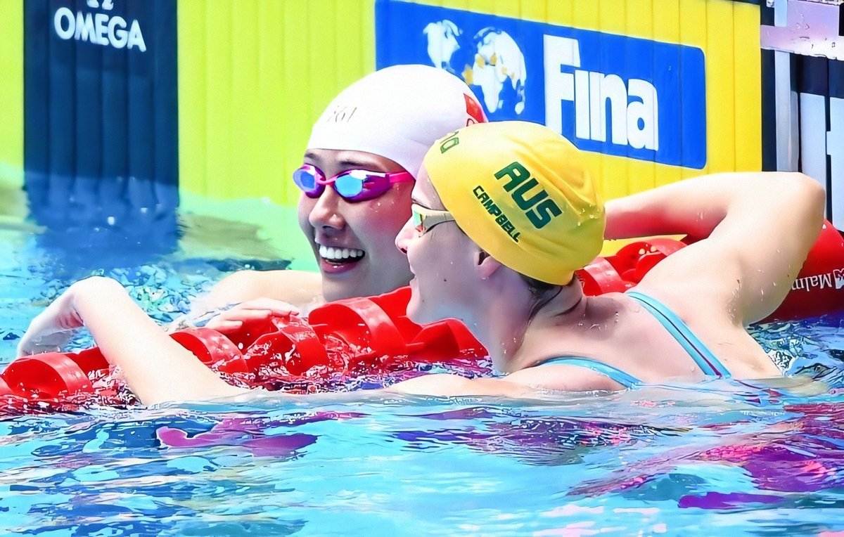 大家好！我是中国游泳运动员刘湘！非常期待在新的一年里在Twitter上与大家分享我的训练、比赛和生活！新年快乐！Hello everyone! This is swimmer Liu Xiang of China🇨🇳! I'm looking forward to sharing my training, competition and life with you on Twitter in the new year!❤️Happy New Year!