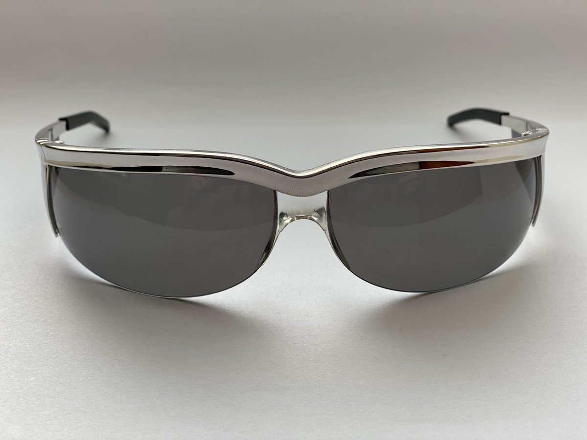 RenauldSunglass's tweet photo. The Silver Mustangs have landed in the UK https://t.co/QwCKYg0nfR