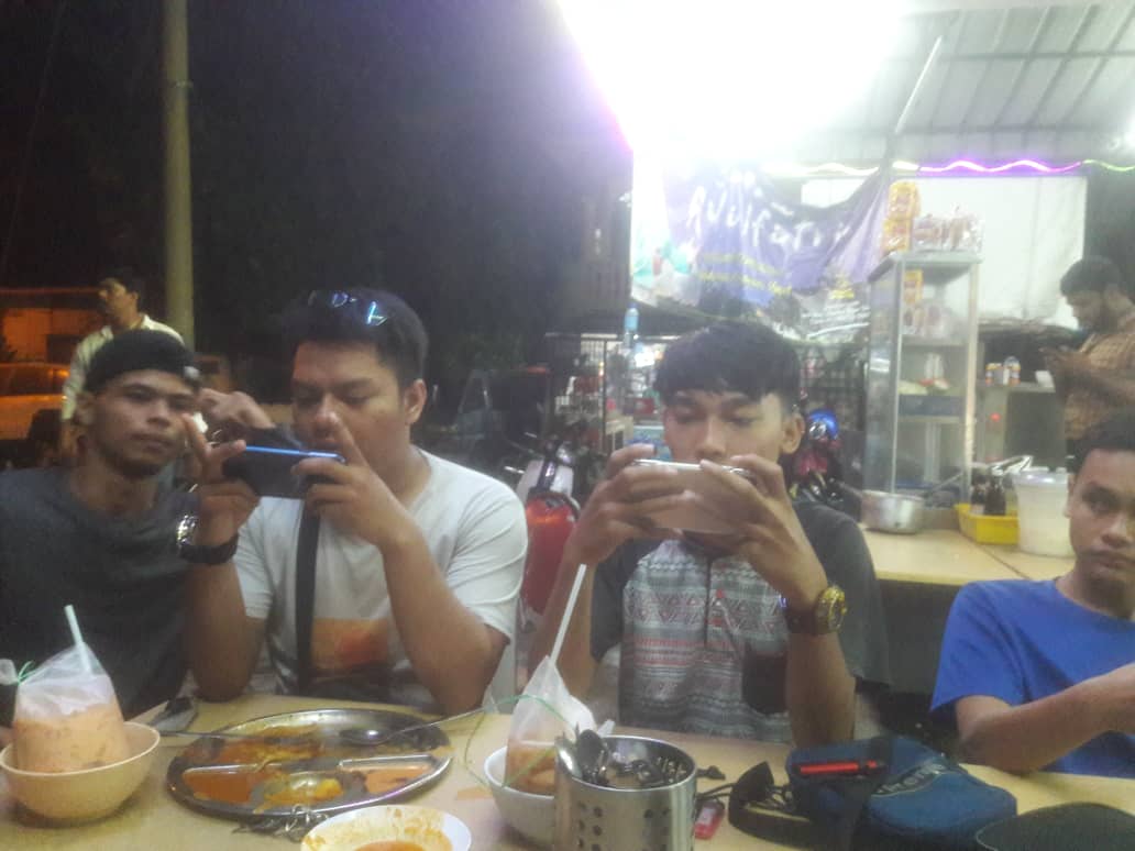 Nxjmie2's tweet photo. class kami dinamakan SAFAR AL ML MAJU https://t.co/z6MNgmkInI