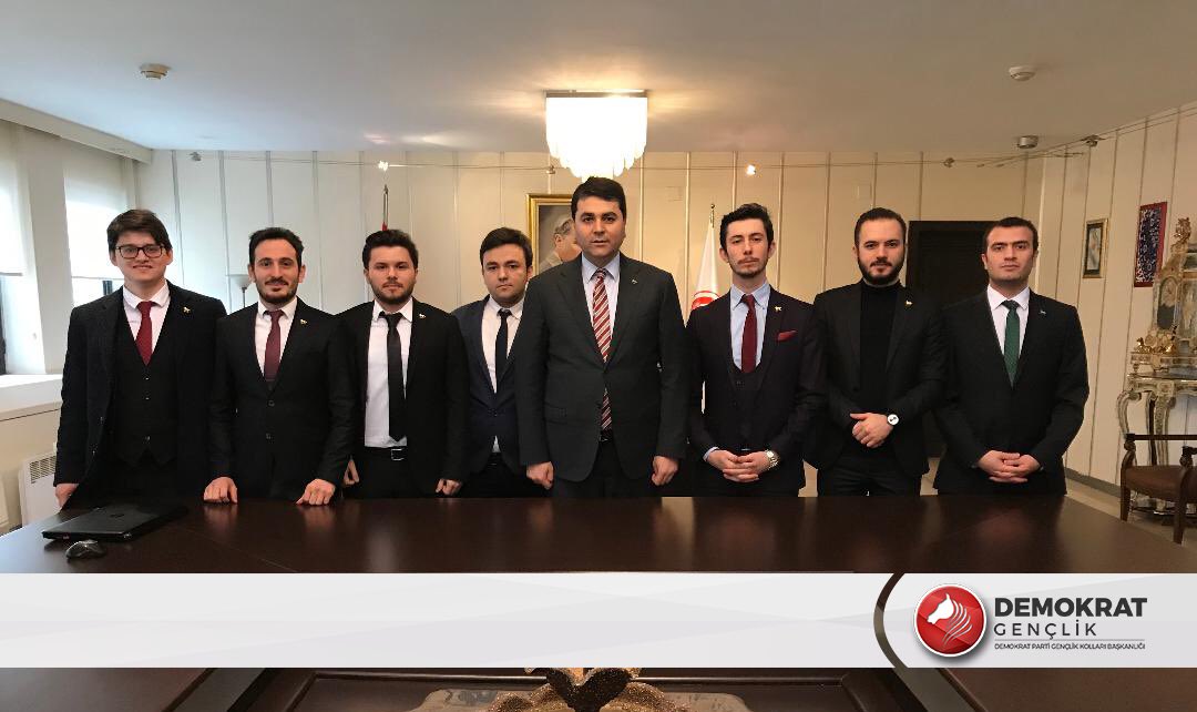 Demokrat Parti Gençlik Kolları Genel Başkanlığı görevine atanmış bulunmaktayım. Bizleri bu göreve layık gören Sayın Genel Başkanımız Gültekin Uysal’a ve yıllardır bu dava için sebat eden ekip arkadaşlarıma teşekkür ediyorum.
