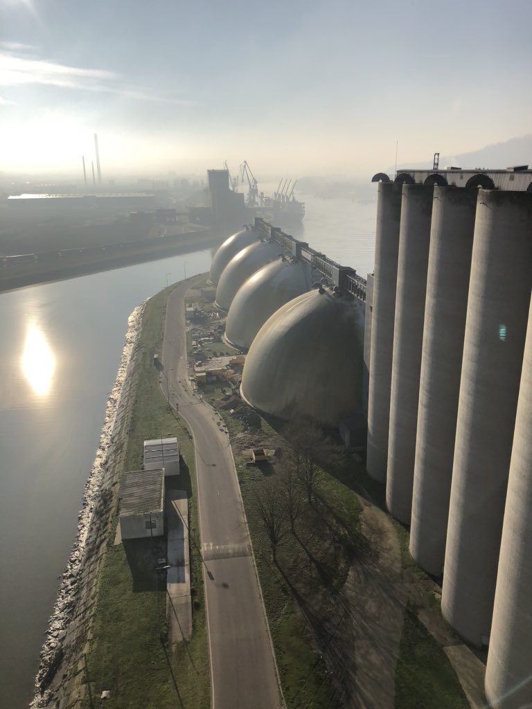 antoine_grasser's tweet photo. Toutes les équipes de #Simarex et du Pôle grain de @NatUp_groupe vous souhaitent une belle année 2020! ✨💫🚢🥂🍾 https://t.co/Kb6bAo3riA