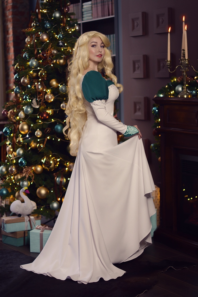 С наступающим новым годом 💗🎄🦢 
#cosplay #odette #theswanprincess #happynewyear2020