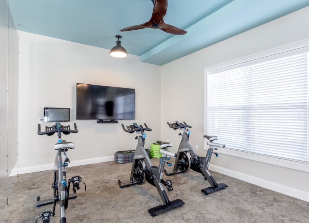push_pedal_pull's tweet photo. Meridian at View High is a luxury apartment community, so it figures that their amenities be high-end. P3 Fitness Expert David Burrus put together a lovely new fitness facility for them. Learn more about Meridian at View High at https://t.co/DvLKUkoVqD #precor #p3install https://t.co/3RdWOmbvy6
