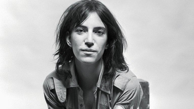 Happy 73rd birthday to Patti Smith, poet, singer, songwriter, independent thinker, performer... 