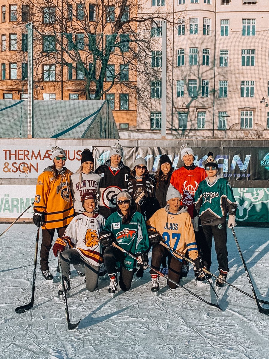 meeriraisanen's tweet photo. Newyear skate, all stars from all over the world and stick share-out. Classic! Couldn’t ask better way to step in the new year! Thank you Stockholm! 🤍 #2020 https://t.co/IvVt4H5M9K
