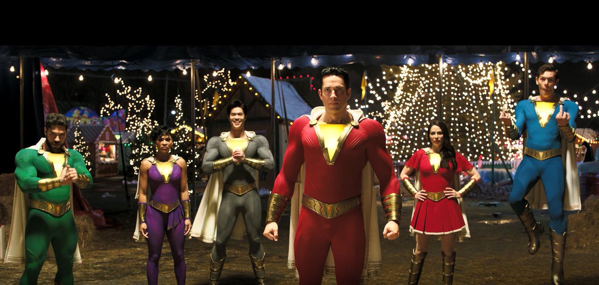 LeyendasDC's tweet photo. 2019, gracias por los excelentes materiales deceítas que nos dejas 💙🤍
#DCComicsn #Joker #Shazam #DCUniverse https://t.co/dqCZpCBtiV