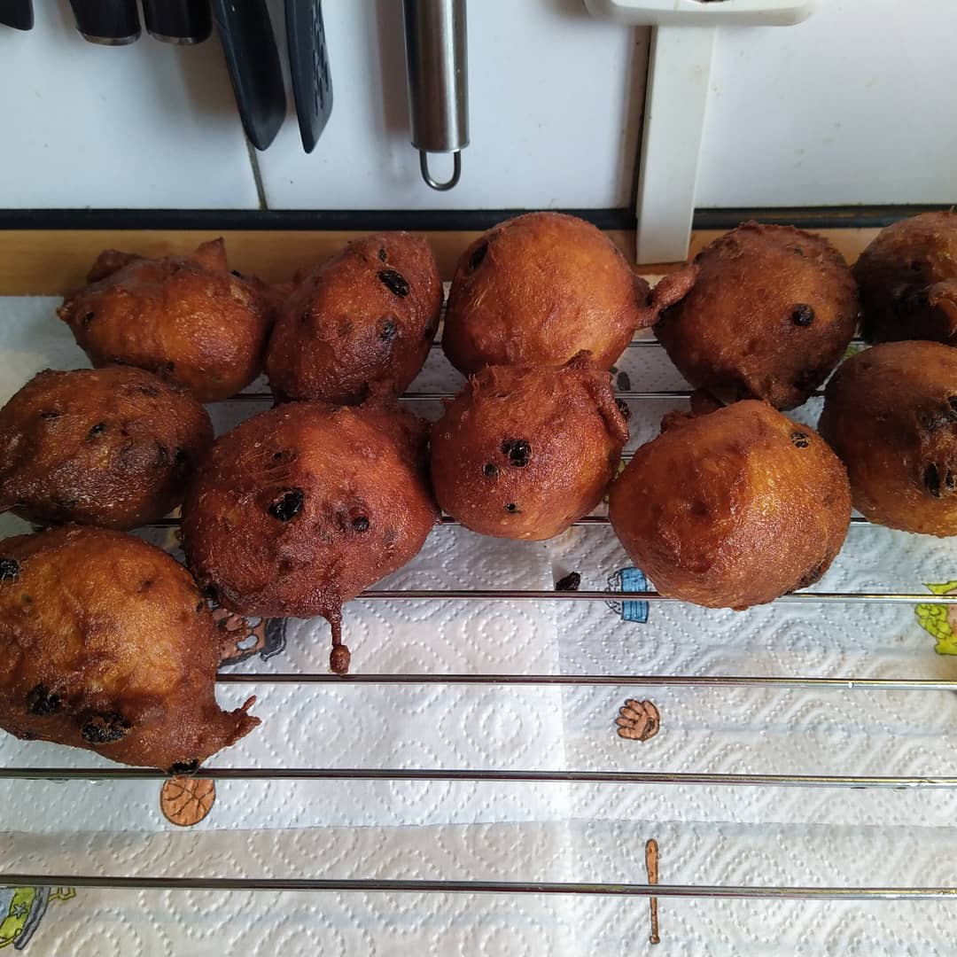RemcoSpil's tweet photo. Oliebollen volgens opa's recept https://t.co/hp9NKP32bs