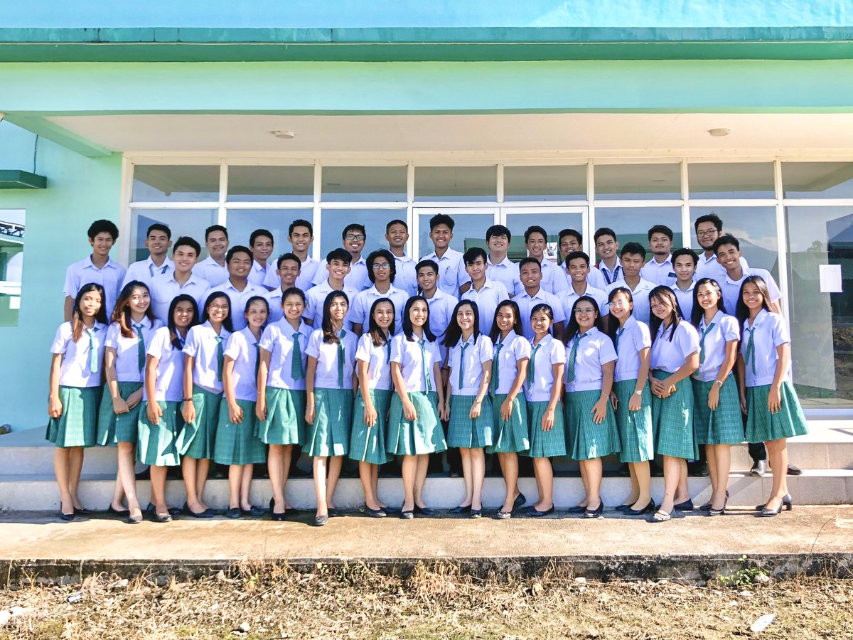 angelicajoyers's tweet photo. May kanya-kanya mang tropahan, pag nagtulungan ay napakaSOLID naman π₯πͺπ» Kayo pa rin sa 2020 hanggang maging licensed civil engineers tayong lahat. Thank you for being part of my 2019 π₯³
#CESolid https://t.co/1y7KNieikA