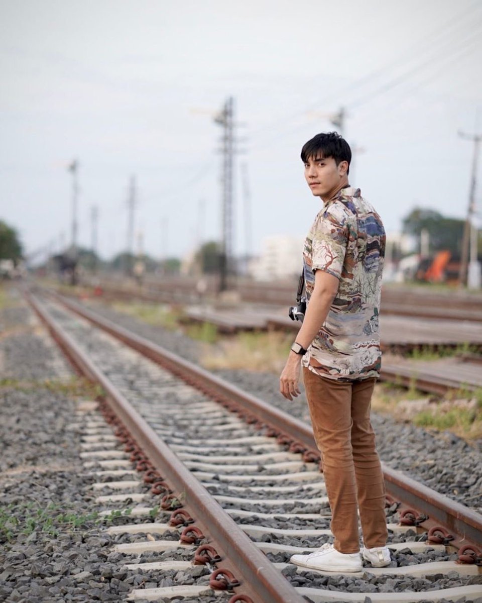 supportmaioom's tweet image. เราจะก้าวต่อไปในปี 2020 และปีต่อไปด้วยความมั่นคง จับมือไปด้วยกันนะพี่ไม้ กับ #MOteam ทางไกลแค่ไหนก็เหมือนใกล้เป้าหมายมีไว้พุ่งชน  Posted @withrepost • @mai_warit มุ่งหน้าสู่2020 
#ไม้วฤษฎิ์ #maiwarit  #ไม้อุ้ม #maioom