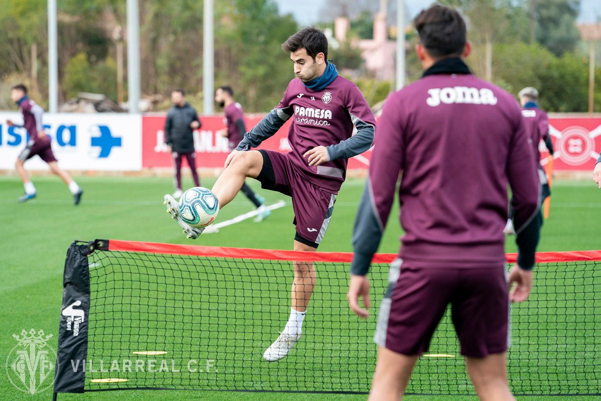 vimassport's tweet photo. Los equipos de la Liga Santander⚽️⚽️ vuelven a los entrenamientos💪💪 con el material de Vimas Sport!!!😎😎
#vimassport #materialdeportivo #entrenamientofutbol #materialprofesional #minitenis #futbol #ligasantander
+ info➡️
https://t.co/xzuId9RF3B
✉️info@vimassport.com / https://t.co/dlA3Mk5g9Q