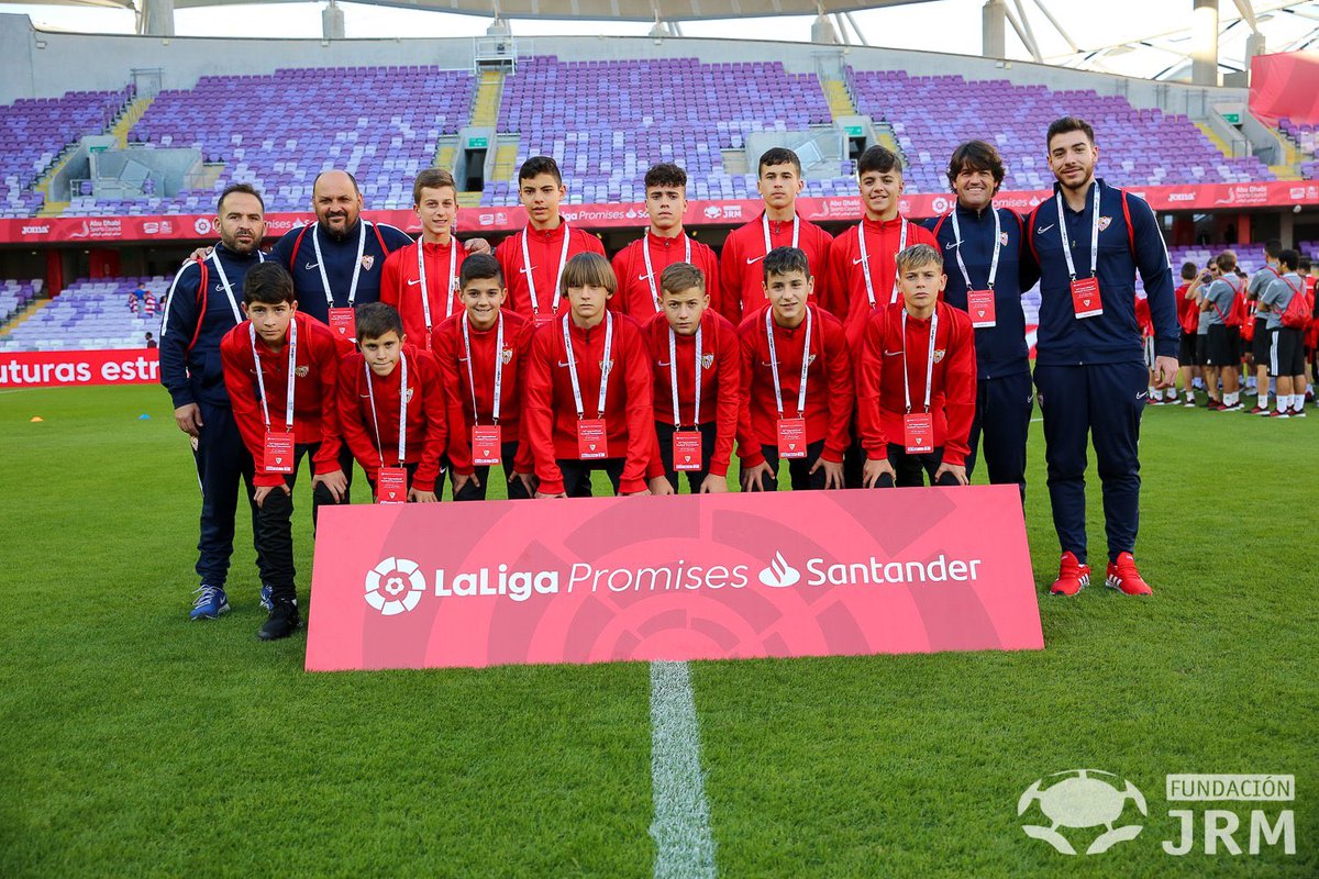 Barbujal's tweet photo. Experiencia inolvidable en Abu Dhabi. @CanteraSFC #LaLigaPromises https://t.co/yMi6vm5kWD