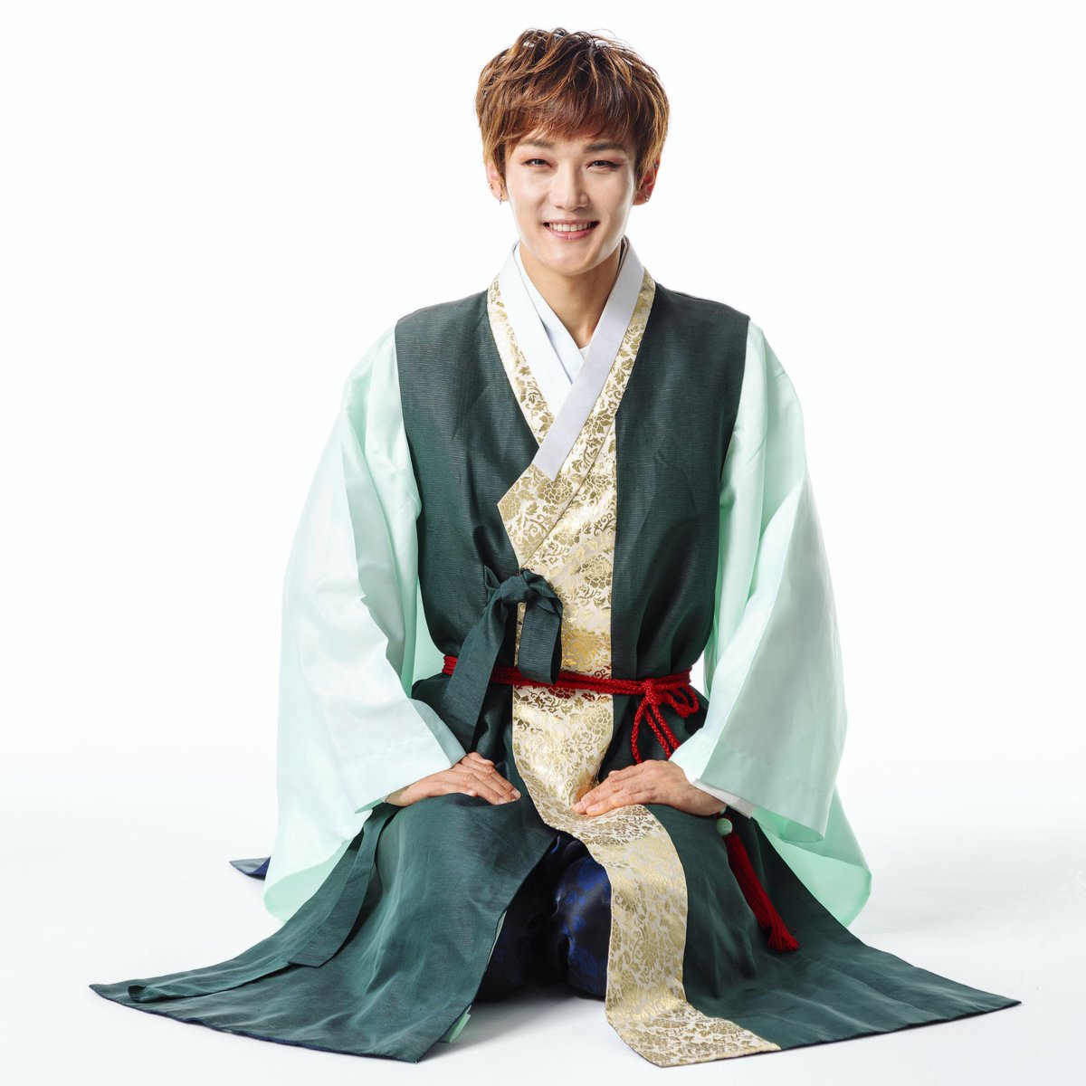 HogyoJ's tweet photo. ☆HAPPY NEW YEAR☆
2020年、明けましておめでとうございます。今年もよろしくお願い致します。うわ~待ってたよ、2020年😎👍
さ、どんな1年になるんでしょうか？
今年はもっと忙しくて濃くなるそうなので、JHのファンの皆様、お楽しみに！！
どうぞ、よろしくお願い致します❤

#lucky
#guy
#JangHogyo https://t.co/qbMs1VW3Oc