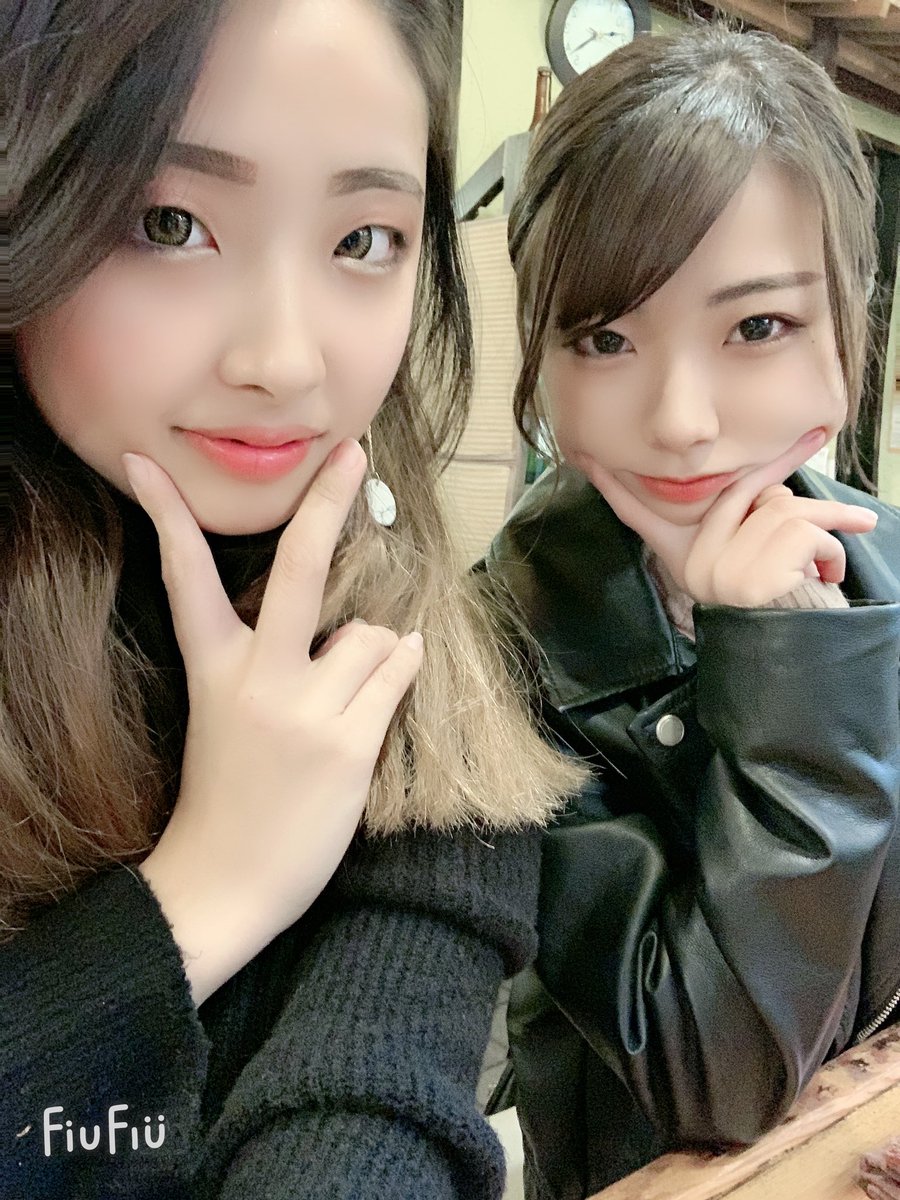 M_naemi1001's tweet photo. 2020>>
去年よりも楽しく幸せになりますように！
みんなよろしくね🥺💜 https://t.co/QygQBaU9v1