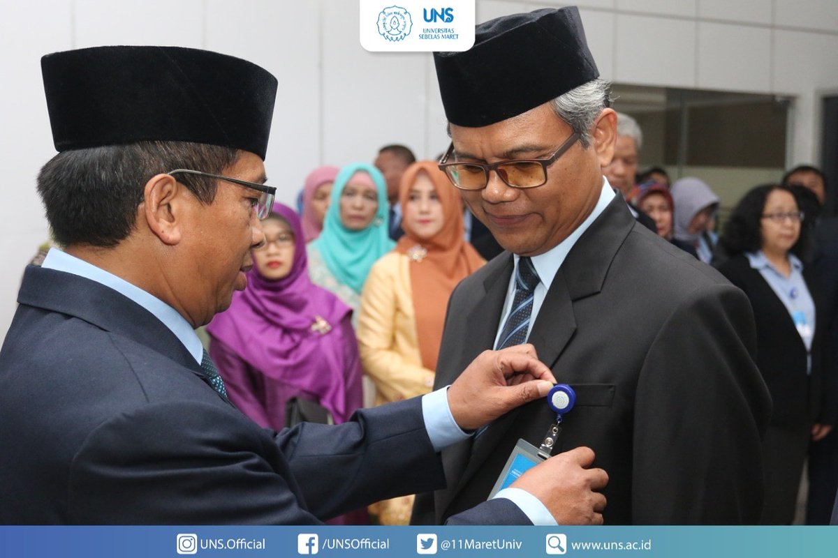 11MaretUniv's tweet photo. Selamat atas Dilantiknya Prof. Dr. Hartono, M. Si sebagai Direktur Rumah Sakit Universitas Sebelas Maret (UNS).
Semoga dapat mengemban amanah dengan baik dan memberikan kontribusi terbaik untuk UNS ya prof✨

#uns #universitassebelasmaret https://t.co/A1kR0hGpun