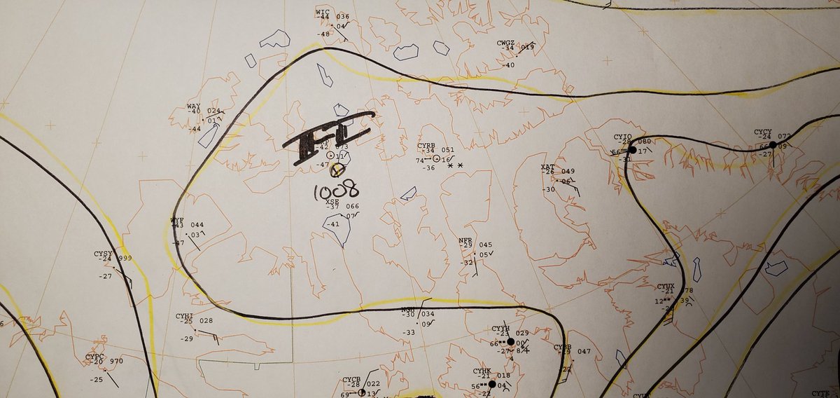 StormStructure's tweet image. I never thought I'd be analyzing a 1008 mb high in the Arctic at the end of December. #handanalysis
