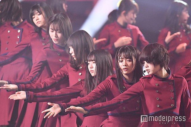 ライブドアニュース 紅白 欅坂46 全身全霊の 不協和音 平手の 最後の笑み に震える T Co 6owezjyov9 会場全体を震え上がらせるほどの表現力で曲を披露 最後のポーズでは平手が田村の手をぎゅっと掴み 田村も平手の頭を撫で メンバーも