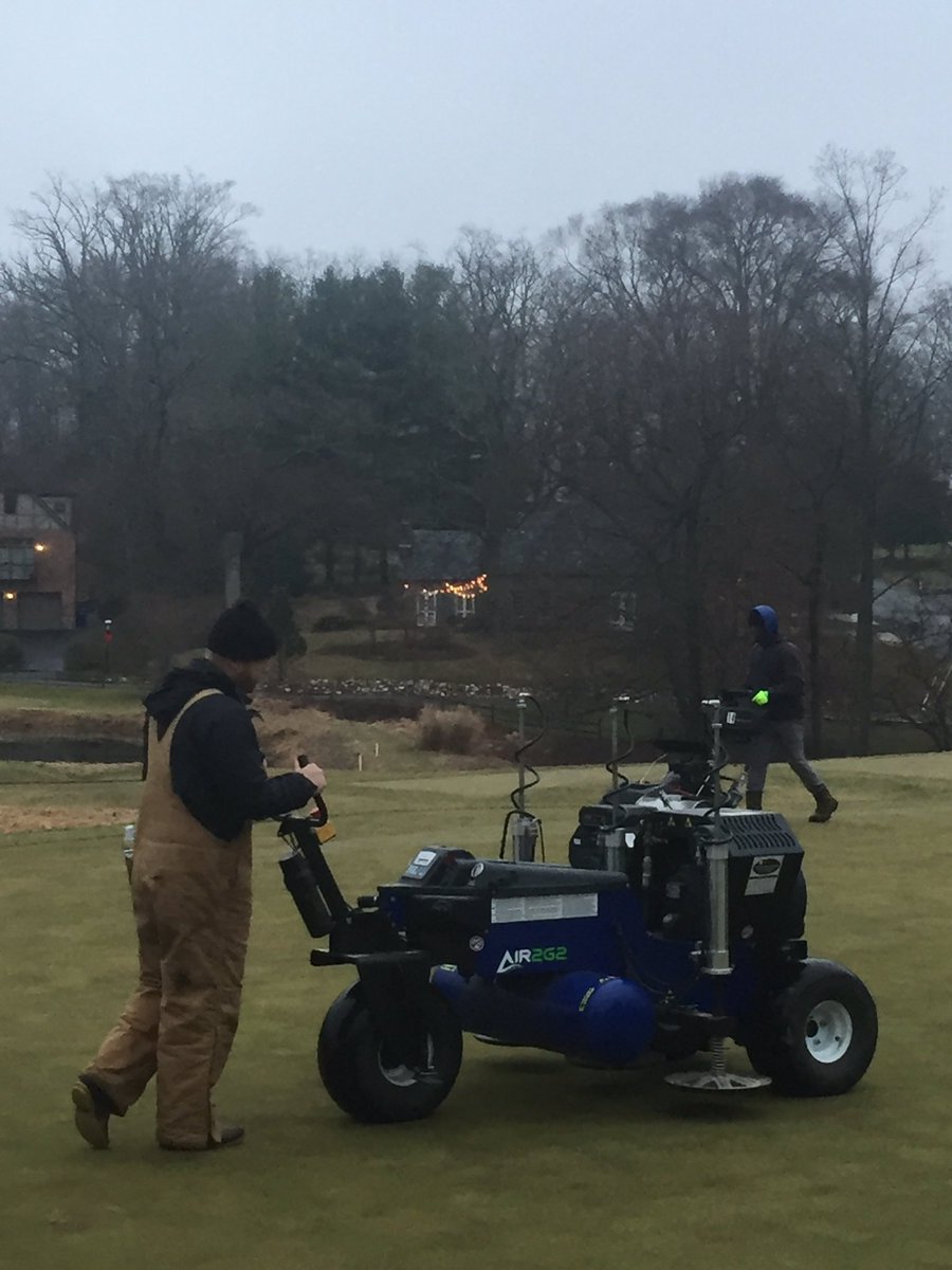 ManorCCGMC's tweet photo. Happy New Year! Mowing greens and Air2G going on greens today. https://t.co/GKZp2czB5q