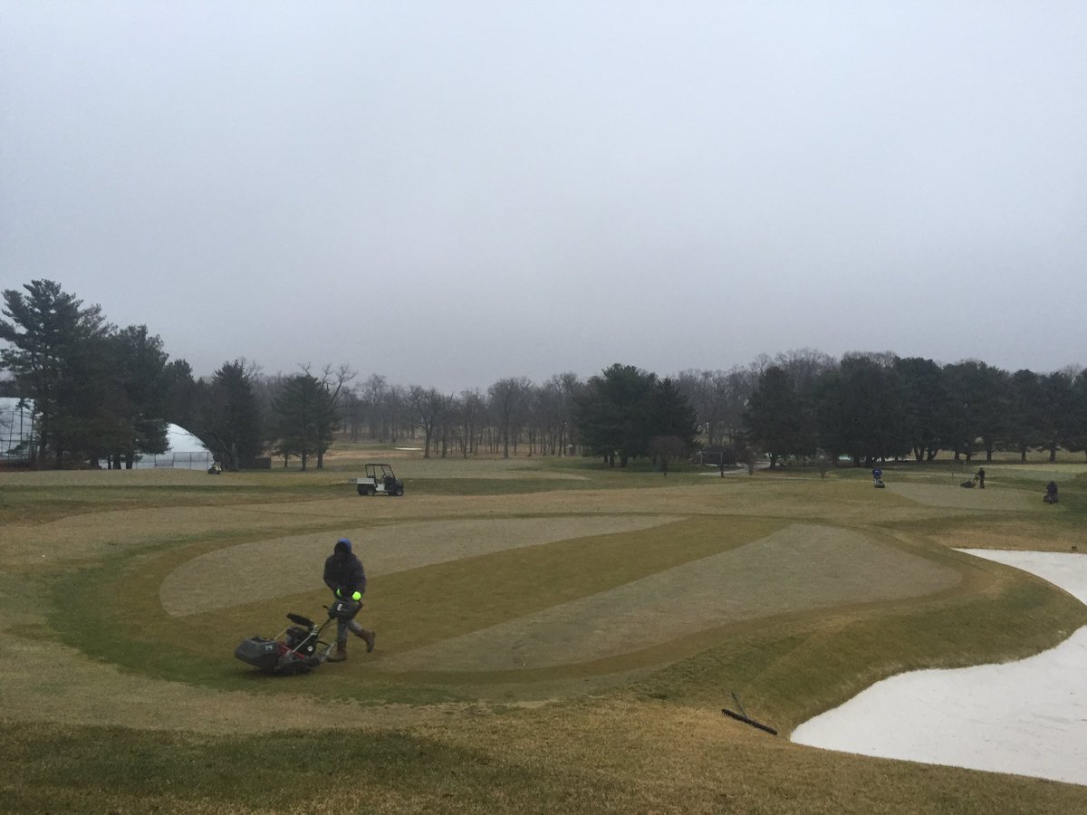 ManorCCGMC's tweet photo. Happy New Year! Mowing greens and Air2G going on greens today. https://t.co/GKZp2czB5q