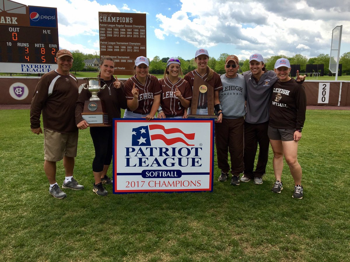 Lehighsoftball's tweet photo. Sun setting on 2010s. They were a splash for Lehigh Softball with lots of NCAA appearances, plenty of championships, tons of fun. Much love to our alums, parents, friends and fans #LUSBforever #LearnGrowLead #HawksFlyTogether https://t.co/SBi7krYo4t