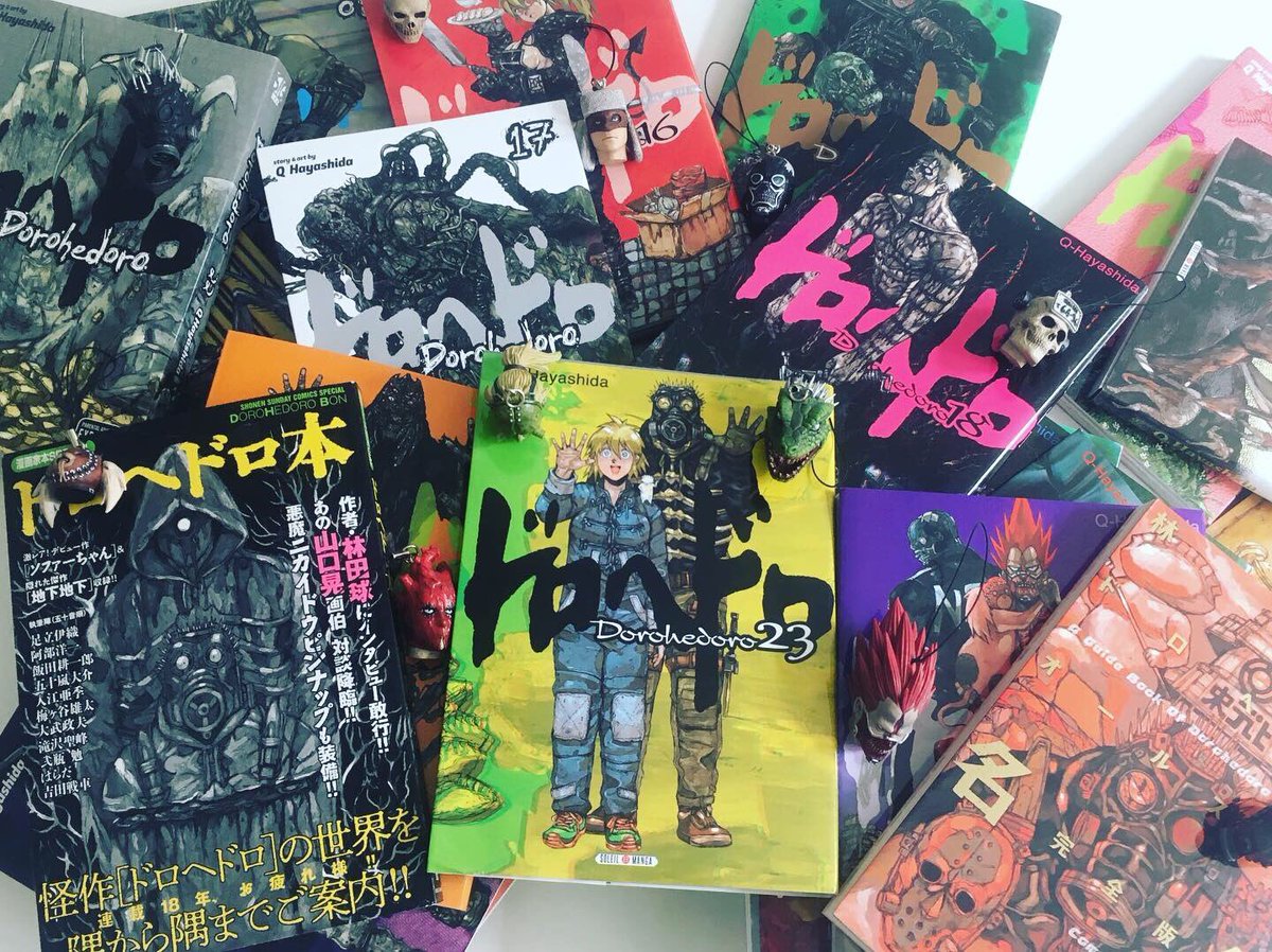 Composée de 23 volumes (la série est terminée à ce jour) et publiée par  @Soleil_Manga , elle se situemalheureusement dans la moyenne haute des prix de vente. Mais j'insiste, ce manga en vaut la peine! Pas une ombre au tableau, si ce n'est le dernier arc un poil longuet!