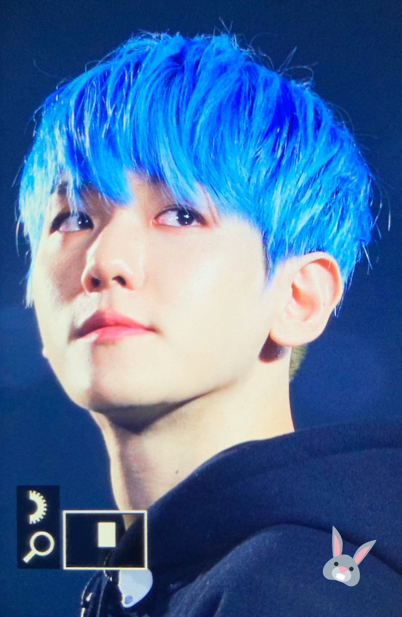 light_b_'s tweet photo. 눈물 고인 눈으로 웃으며 주변을 다독이던 백현아, 이 모습이 익숙해서, 이마저도 사랑스러운 백현아. 언제나 분위기를 띄워주는 역할이지만 그것만이 너의 역할은 아니라는 걸 꼭 알아주면 좋겠다. 정해진 것 없이 어떤 너도 아주 사랑스럽다는 걸. 결국엔 이런 너라 더 애틋한 거겠지만.... https://t.co/8LDJxMwUyF