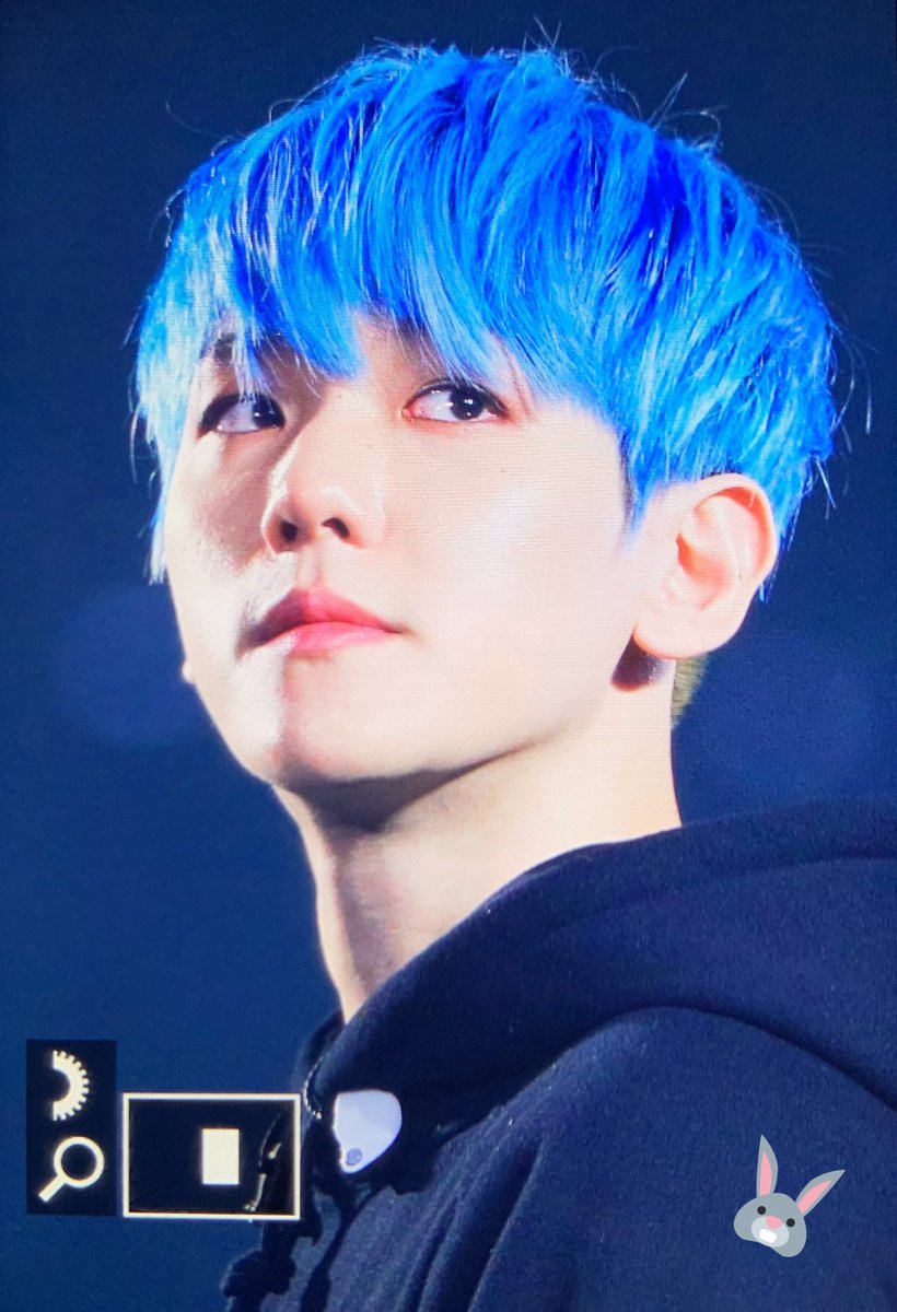 light_b_'s tweet photo. 눈물 고인 눈으로 웃으며 주변을 다독이던 백현아, 이 모습이 익숙해서, 이마저도 사랑스러운 백현아. 언제나 분위기를 띄워주는 역할이지만 그것만이 너의 역할은 아니라는 걸 꼭 알아주면 좋겠다. 정해진 것 없이 어떤 너도 아주 사랑스럽다는 걸. 결국엔 이런 너라 더 애틋한 거겠지만.... https://t.co/8LDJxMwUyF