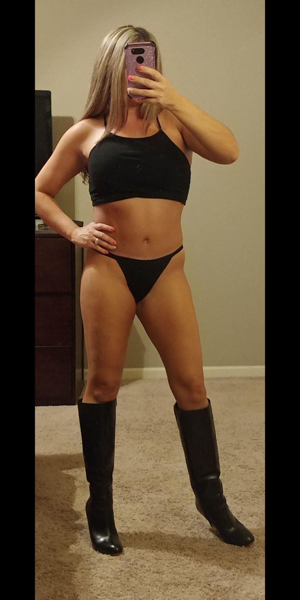 2 pic. Hope everyone has a fantastic and safe #NewYearsEveEve #NGOT @AllOutBabes @Army0fAmateurs @camangelspromo @RobertGiguere59 @blackmilk_69x @md3235j @HottiesKc @milfsandbbcs @anoninkc80 @poccaxx75 @XxXCamGirlsXxX @xPornTweetsx @_sextraordinary @terenxxx @BigTunaInc https://t.co/GLsBa6dAg2