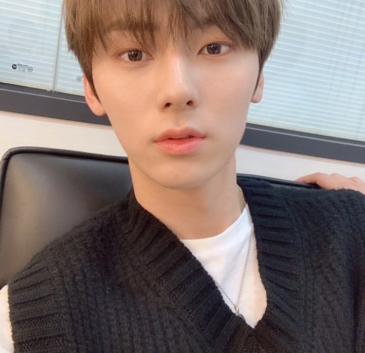 hnmn95's tweet photo. あー！本当にみにょんくんもうぬくんも顔面偏差値があたおかだなあ🥺🥺💜💜 https://t.co/SAJScjfAeA