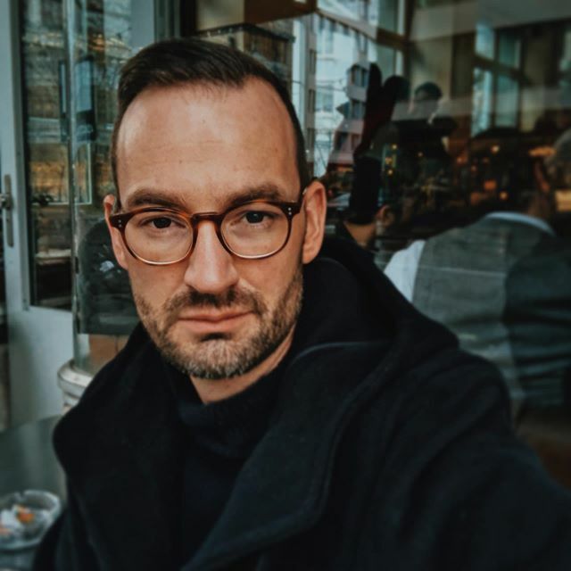 Arn_Sus's tweet photo. The last day of the decade has started with some coffee and will hopefully end with lots of champagne! Have a wonderful night everybody. See you in 2020.
.
.
#lastpostoftheyear #fellowmanclothing #malefashion #dufflecoat #turtlenecksweater #shadesofnavy … https://t.co/ZrjQzOl4mh https://t.co/logbvhRxUh