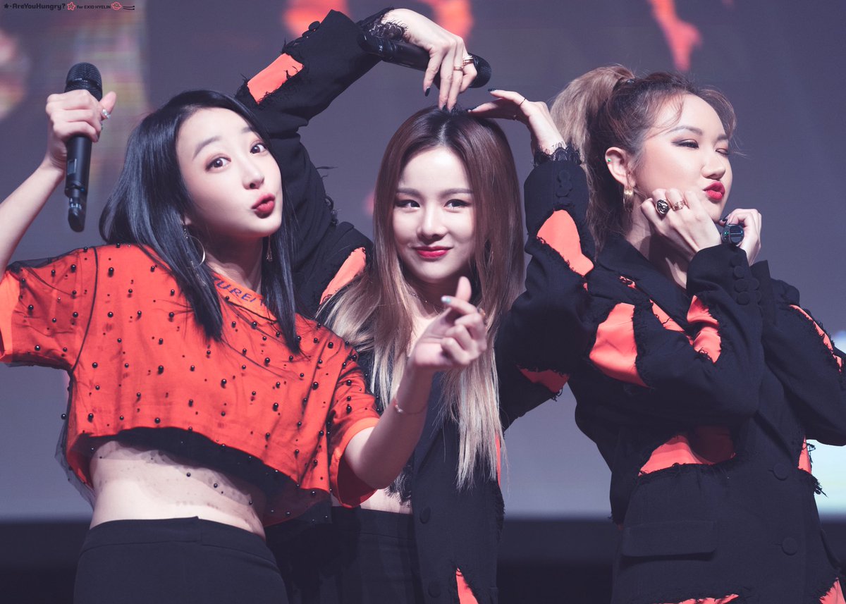 AreYouHungry823's tweet photo. 【201912🐣】🇯🇵Fanmeeting🇯🇵HQ

🍻Happy New Year 2020, thank you for given me magical time in 2019, please love EXID and me(?) more in 2020, I will try my best to be with EXID and LEGGOs.

🟥E͎X͎I͎D͎ L͎E͎G͎G͎O͎🟨

#EXID #솔지 #엘리 #하니 #혜린 #정화
@hyeliniseo_exid @ahn__ellybaby https://t.co/jUGmo4bzV9
