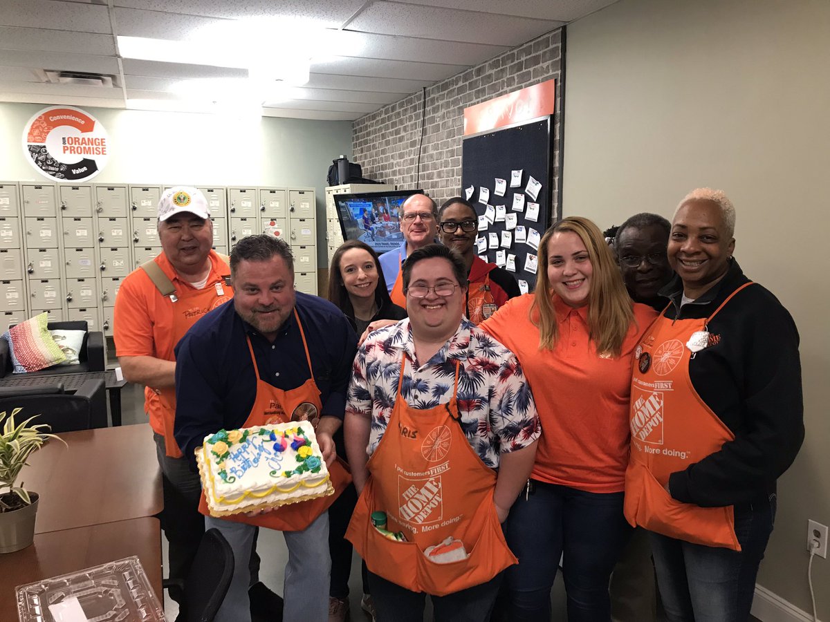 Happy birthday Chris!! Have a fantastic day! <a href="/KMTovey/">Keith Tovey</a> <a href="/jhiltonthd/">Janet Hilton</a> @ElizaFleming