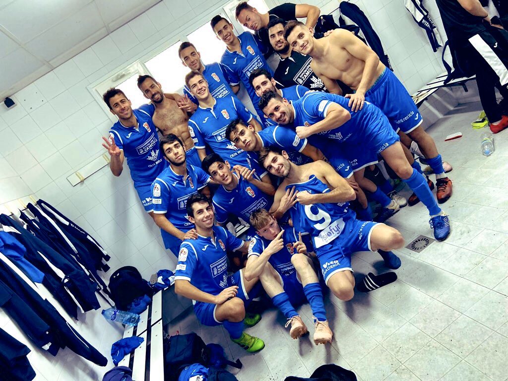 cd_villaralbo's tweet photo. 🔚Termina un 2019 donde experimentamos el gozo de liderar la Liga, pasamos unos meses malos en lo deportivo y nos volvimos a ilusionar con una nueva temporada, jugadores e instalaciones.
Se acaba cambiando de mister😢Pero con más ilusión por lo que está por venir🥳
FELIZ 2020🎄 https://t.co/MyDZYXOTZB