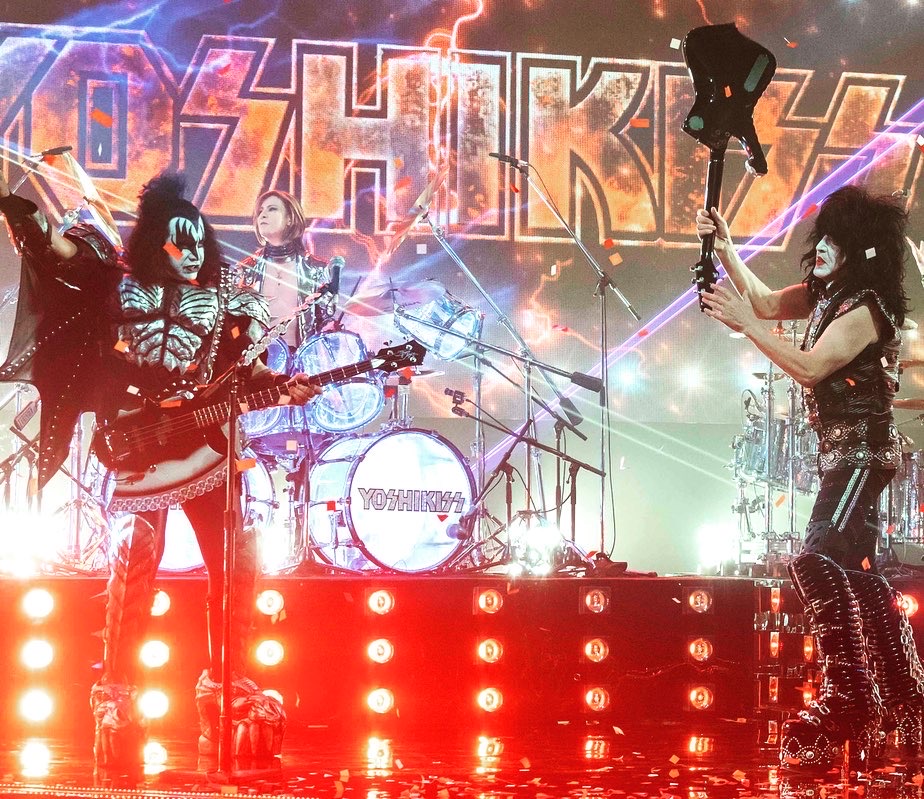 Kiss Yoshiki X Japan Tv Performance Broadcast In Japan Of The Collaboration For New Year S Eve Yoshiki Xjapan Kiss Endoftheroad Theendisnear Yoshikiss Kick Ass Forever