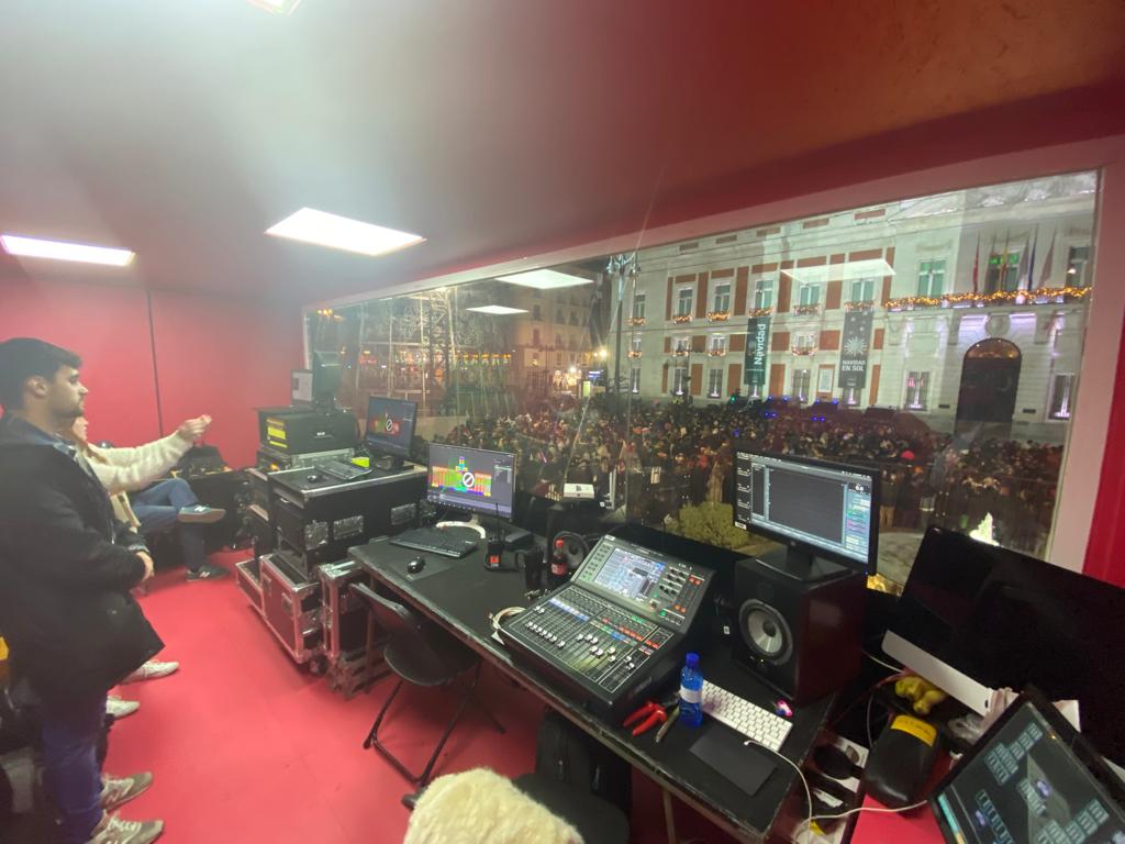 StreetBoxCo's tweet image. #31dediciembre #PuertaDelSol #videomapping colaboramos con ello!