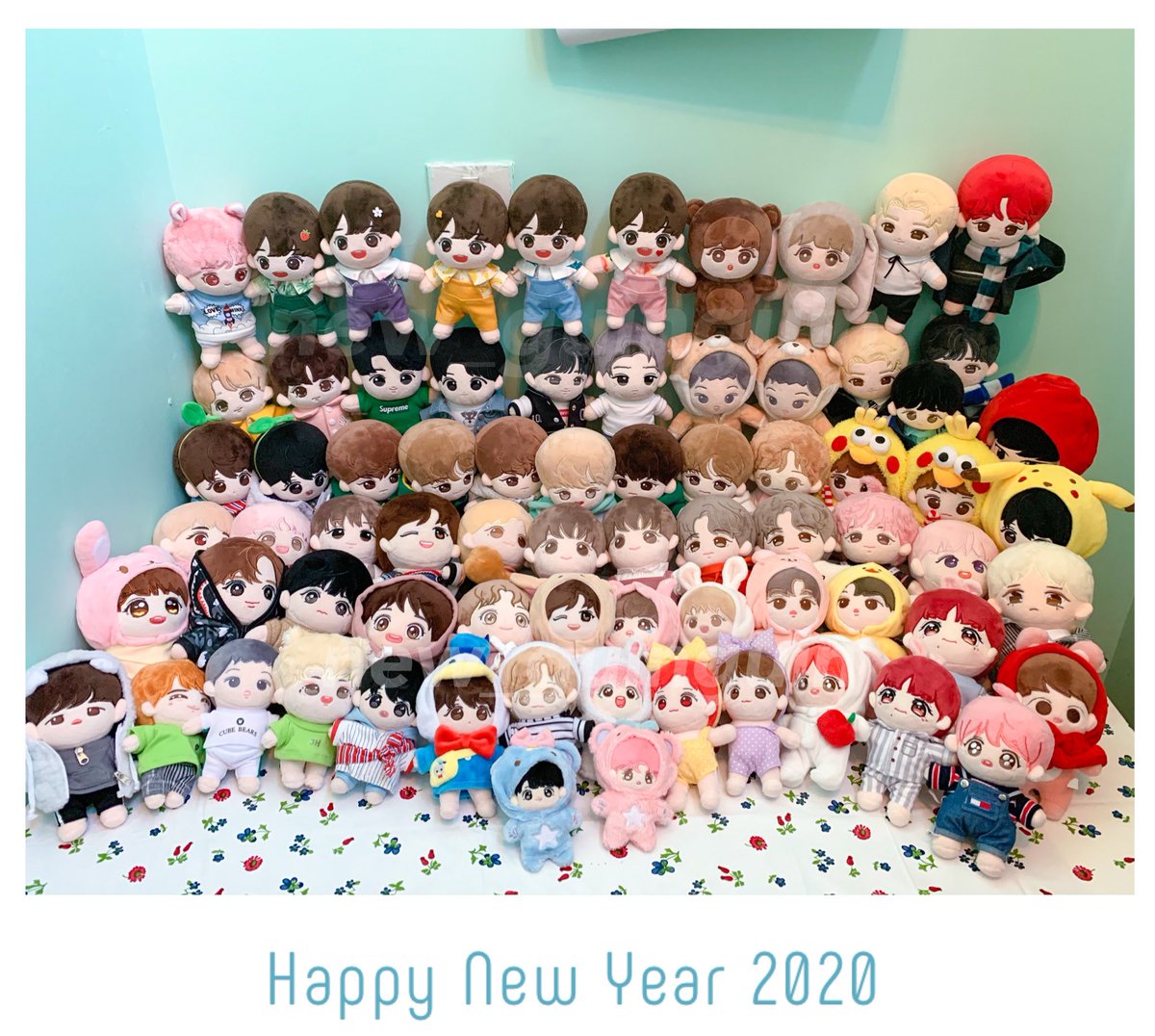 NEW_GUINGUIN's tweet photo. 💛สำหรับ 2020 ที่กำลังจะมาถึง💛
ขอให้เป็นปีที่ดีสำหรับทุกคน โชคดีกับทุกเรื่อง เจอแต่สิ่งดีๆ คนดีๆ มีค.สุขมากๆนะคะ ในปีที่ผ่านมานี้ รบกวนคนเยอะมากๆ ขอบคุณทุกๆคนสำหรับการช่วยเหลือ และน้ำใจที่มีให้กันตลอดปีนะคะ อยู่ด้วยกันไปนานๆเลย☘️
พาเด็กๆมาHNYนะคะ 🐰🐰🐰
#guinguin_babe https://t.co/m2fojJpubI