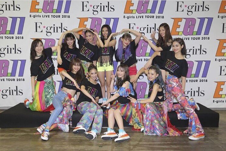 Лав лив. Живая любовь проект школьный идол. Live девушки. Маки лав лив. Лов лайв аква.