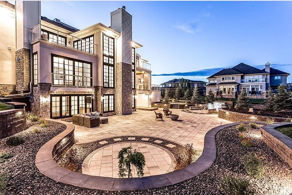 SiteOneCanada's tweet photo. RINGING IN THE NEW YEAR WITH 2020 VISION! π€©β¨ We thought weβd go big for our last post of 2019, and this stunner by @CookCustomHomes says it all with more beautiful projects to come. Cheers to the new year everyone! π₯³
.
.
.
#cookitup #yyc #letslandscape #landscapesupplies https://t.co/r0KGz3eN7n